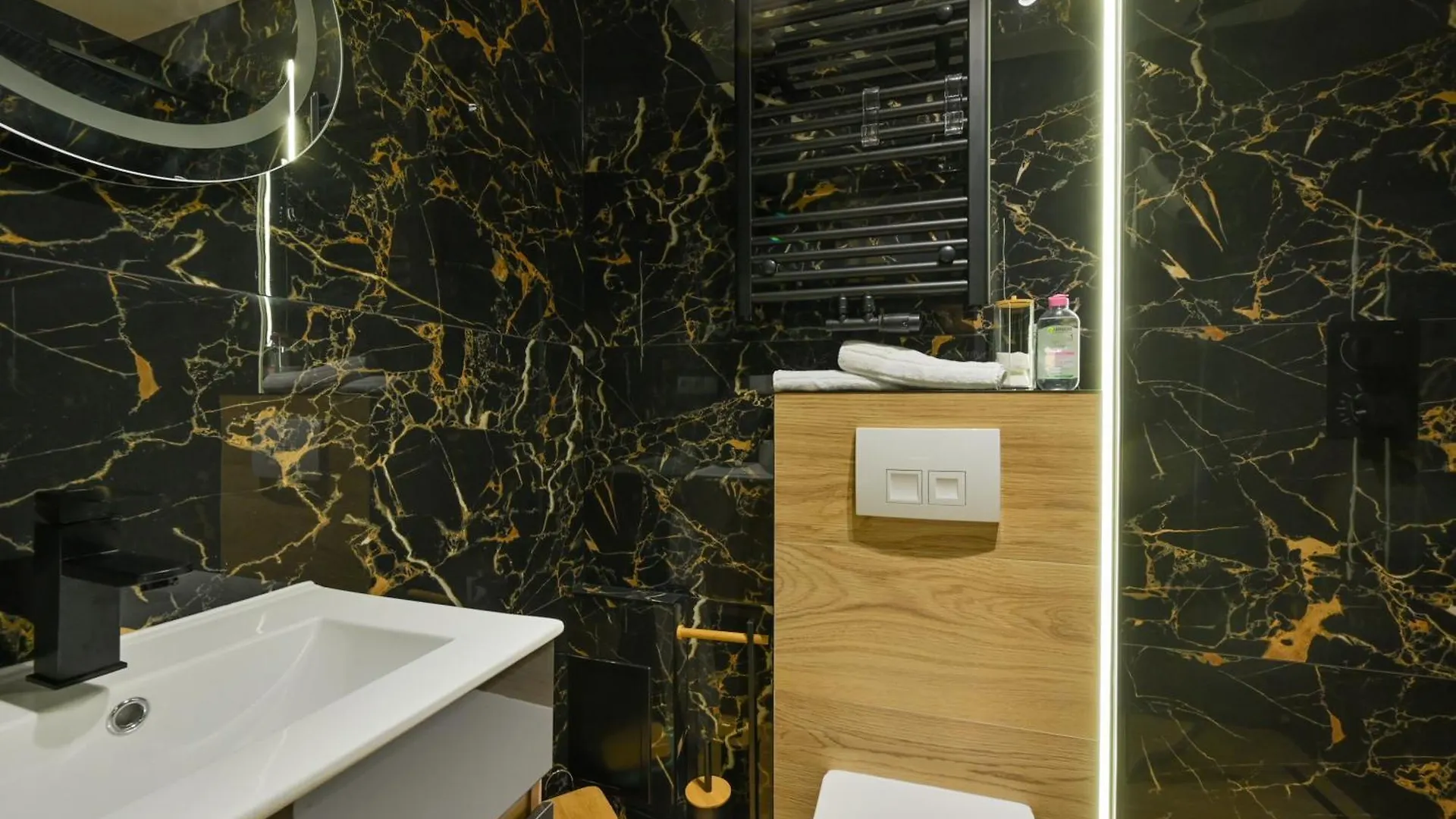 Apartment Jacuzzi Berka Apartamenty Krakow Poland